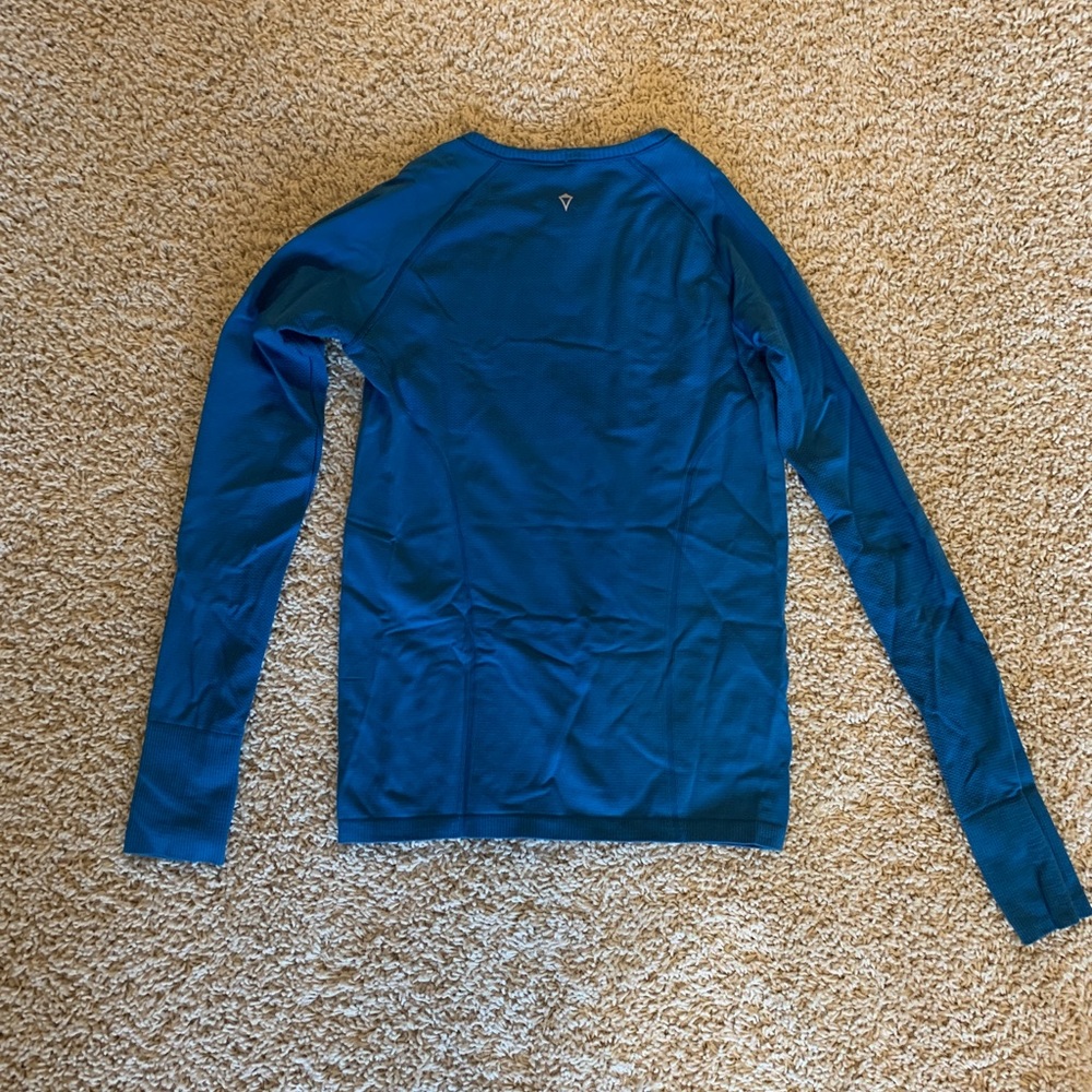 Ivivva long sleeve turquoise shirt